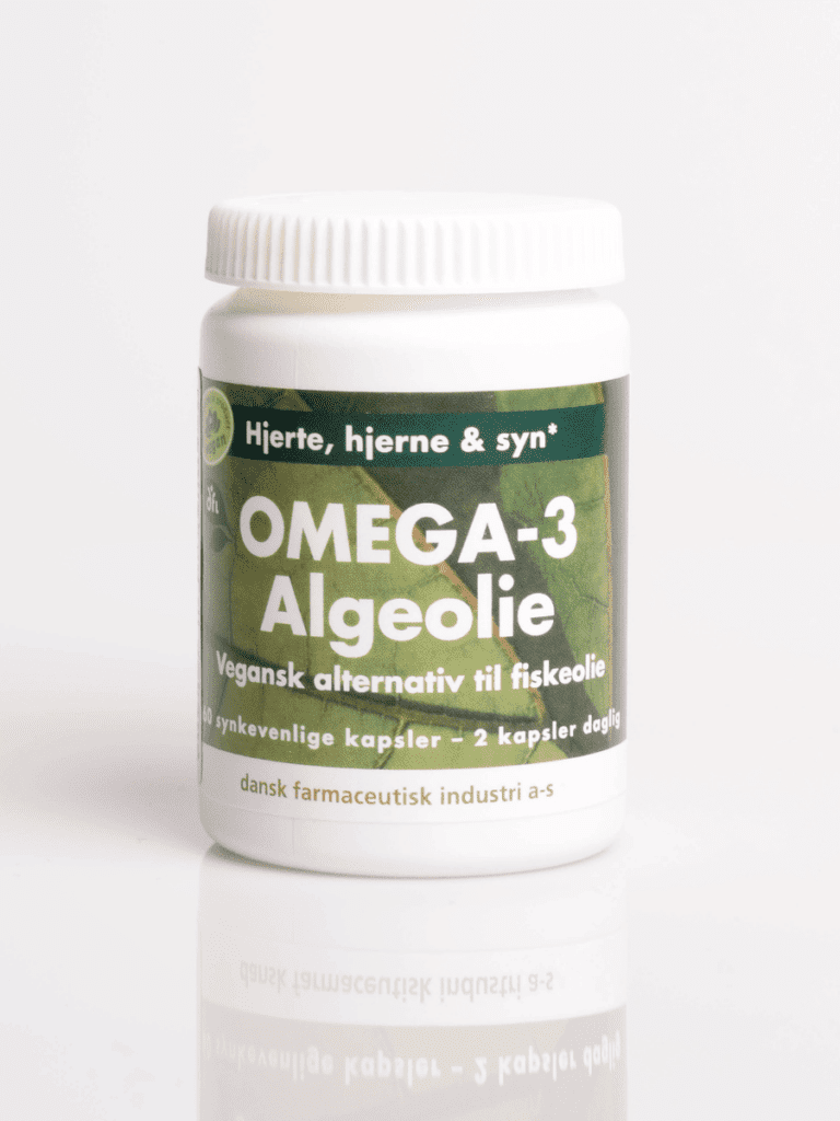 Hvid kapselbeholder med grøn etiket Omega-3 algeolie, vegansk alternativ til fiskeolie til hjerte, hjerne og syn